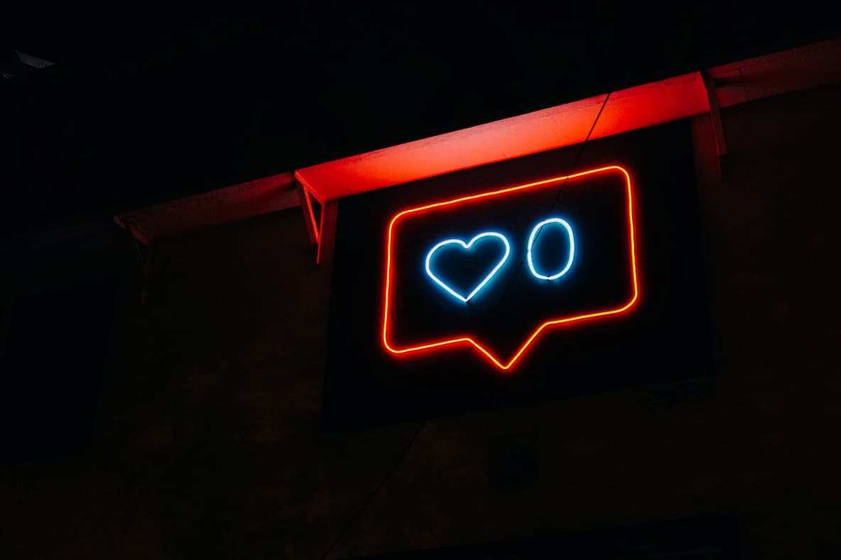 Neon sign mimicking the Instagram like counter